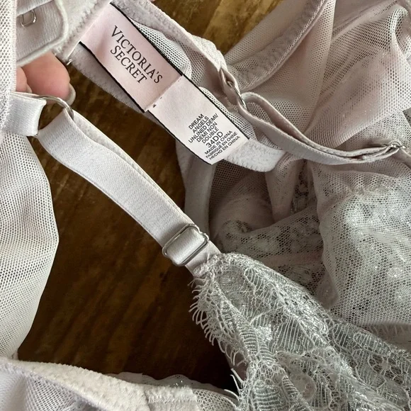 Victoria Secret Lace Bra top in pale pink/silver size 34DD - Picture 3 of 3